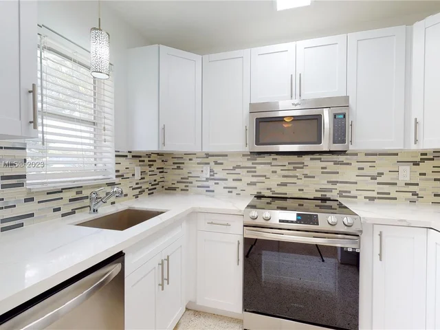 801 NE 18th Ave # 4, Fort Lauderdale FL 33304