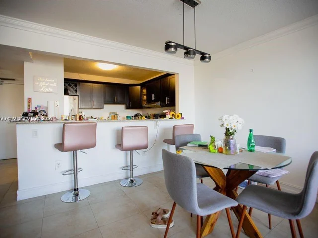 7118 Bonita Dr # 404, Miami Beach FL 33141