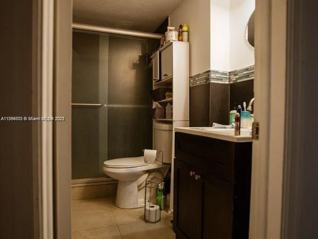 7118 Bonita Dr # 404, Miami Beach FL 33141