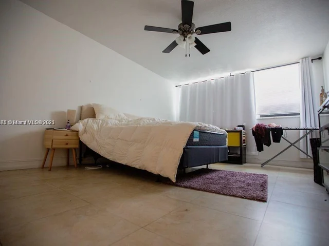 7118 Bonita Dr # 404, Miami Beach FL 33141