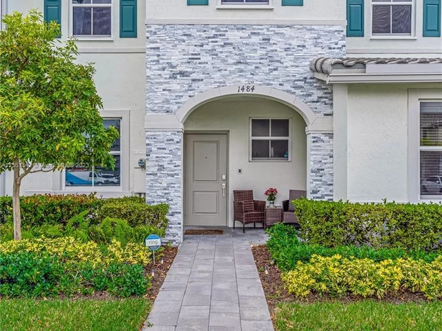 1484 SE 26th Rd, Homestead FL 33035