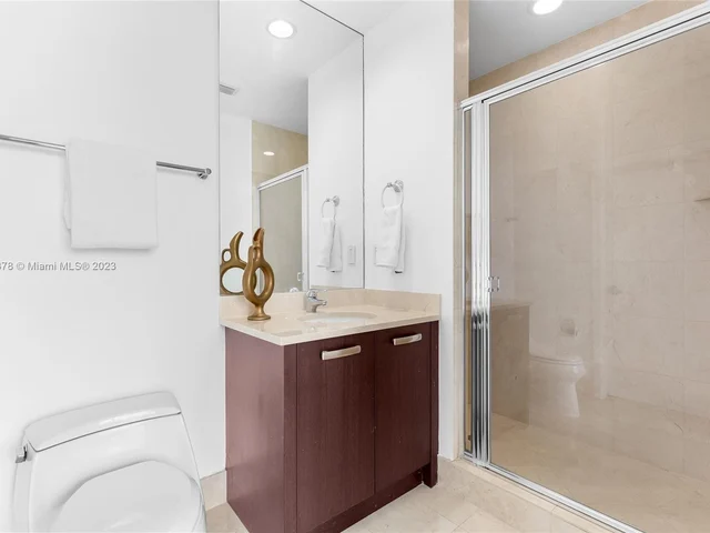 18101 Collins Ave # 909, Sunny Isles Beach FL 33160