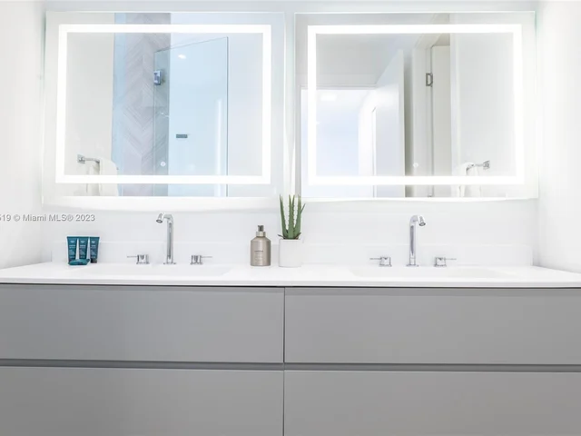 3110 Elizabeth St, Miami FL 33133