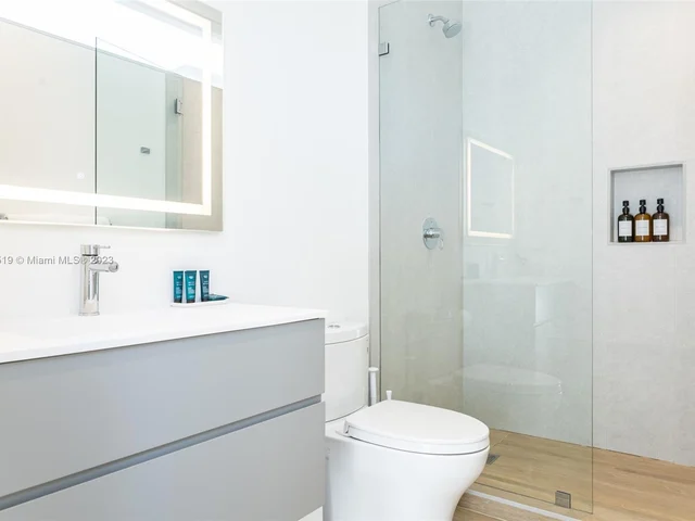 3110 Elizabeth St, Miami FL 33133