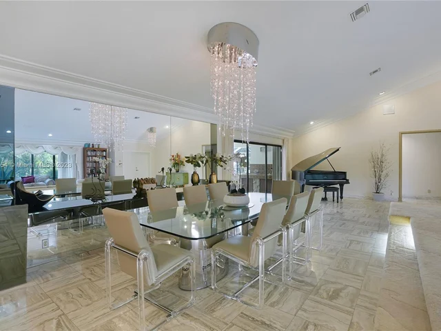 9621 Sea Turtle Dr, Plantation FL 33324