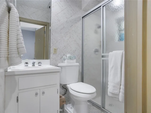 9621 Sea Turtle Dr, Plantation FL 33324