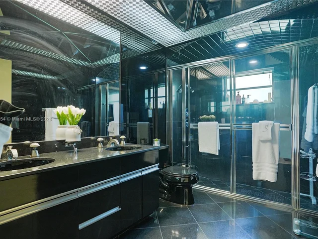 9621 Sea Turtle Dr, Plantation FL 33324