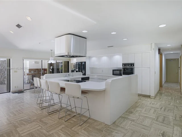 9621 Sea Turtle Dr, Plantation FL 33324