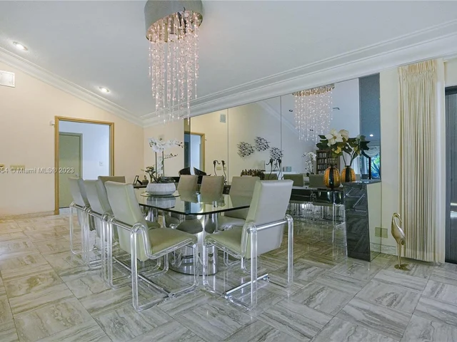 9621 Sea Turtle Dr, Plantation FL 33324