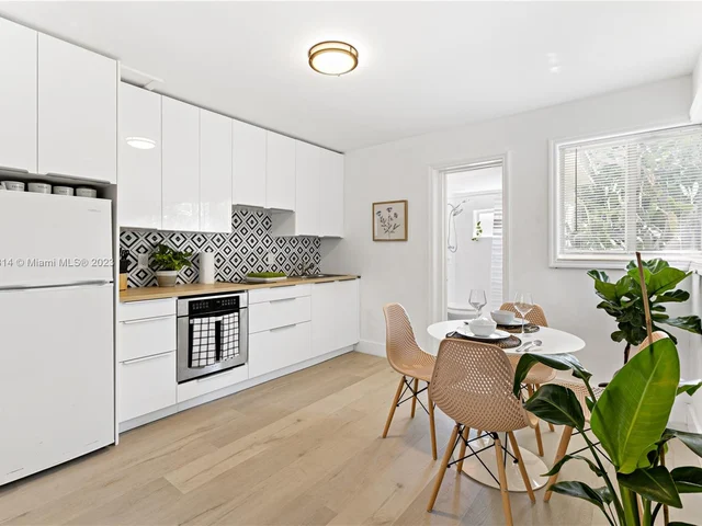 1304 NE 11th St # 2, Fort Lauderdale FL 33304