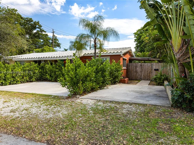 1304 NE 11th St # 2, Fort Lauderdale FL 33304