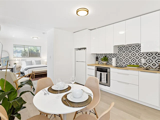 1304 NE 11th St # 2, Fort Lauderdale FL 33304