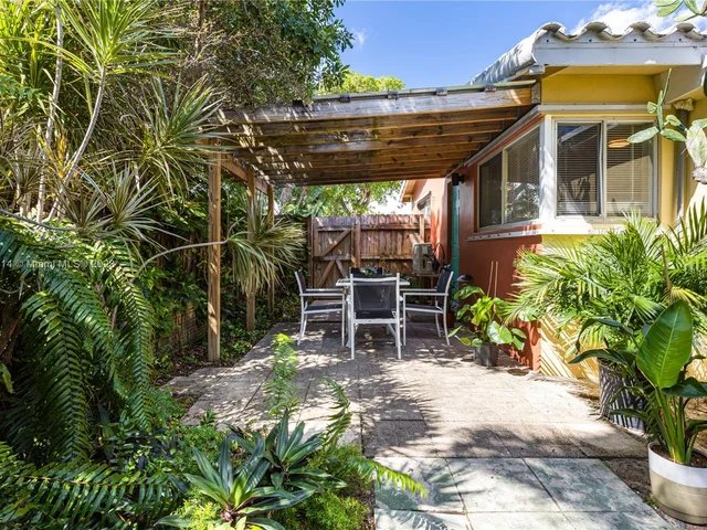 1304 NE 11th St # 2, Fort Lauderdale FL 33304