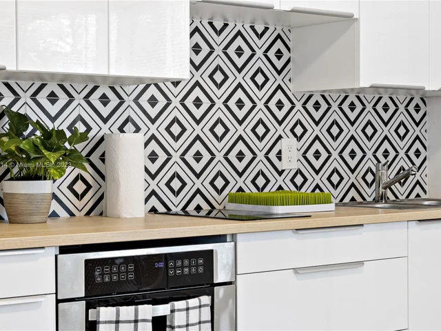 1304 NE 11th St # 2, Fort Lauderdale FL 33304