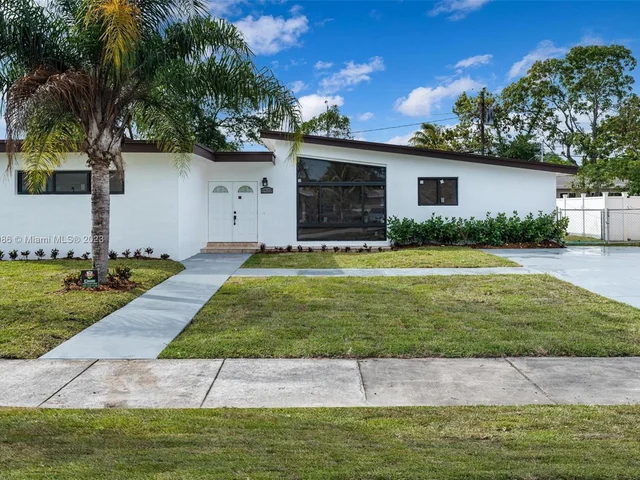 1920 NW 184th St, Miami Gardens FL 33056