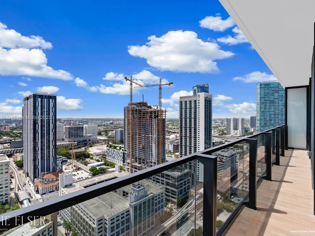 398 NE 5 # 1918, Miami FL 33132