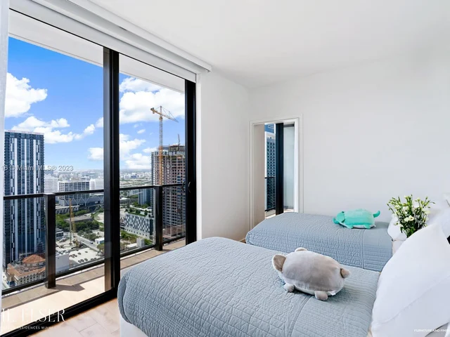 398 NE 5 # 1918, Miami FL 33132