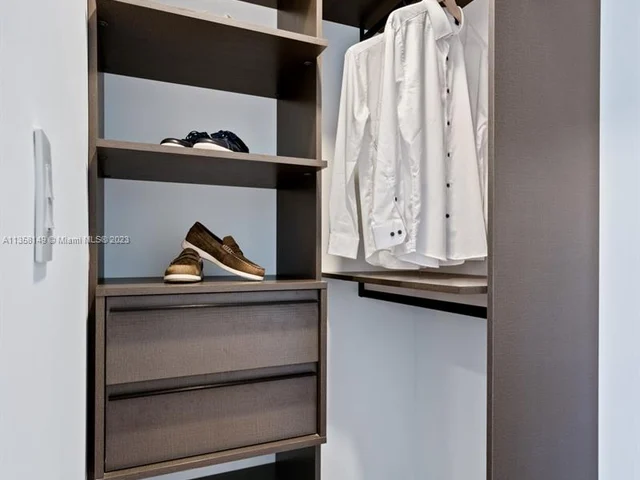 398 NE 5 # 2818, Miami FL 33132