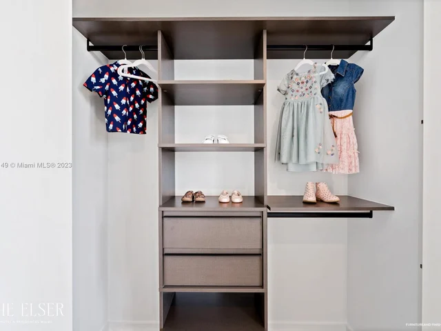 398 NE 5 # 2818, Miami FL 33132