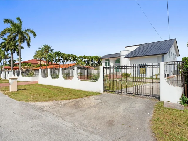 2821 SW 130th Ave, Miami FL 33175