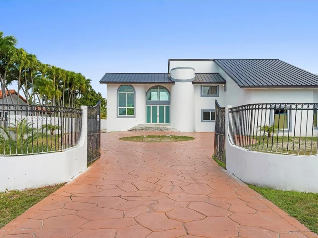 2821 SW 130th Ave, Miami FL 33175