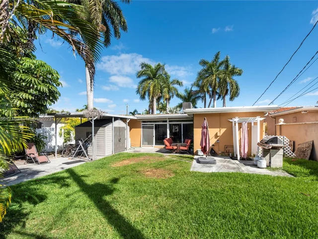 1224 Johnson St, Hollywood FL 33019