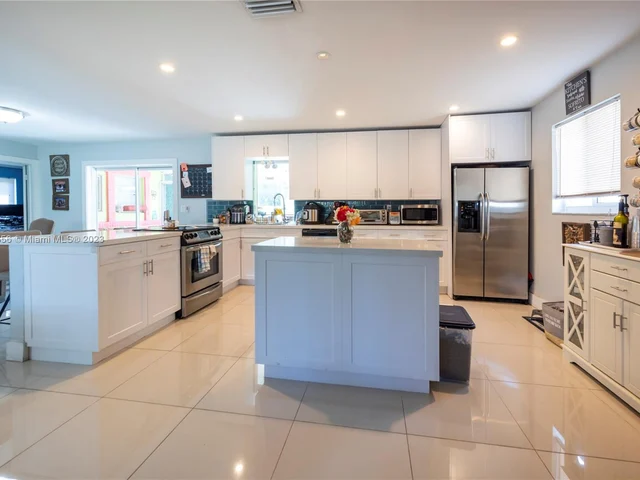 1224 Johnson St, Hollywood FL 33019