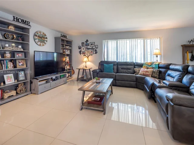 1224 Johnson St, Hollywood FL 33019