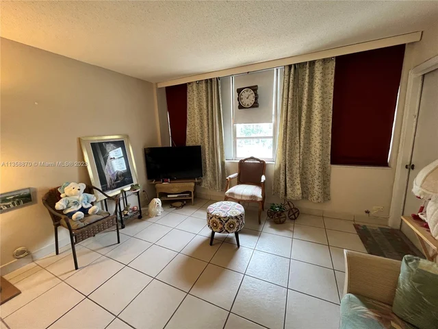 1825 S Ocean Dr # 510, Hallandale Beach FL 33009