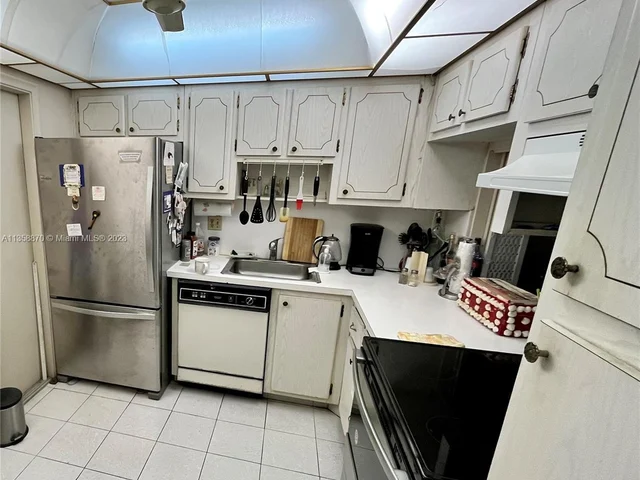 1825 S Ocean Dr # 510, Hallandale Beach FL 33009