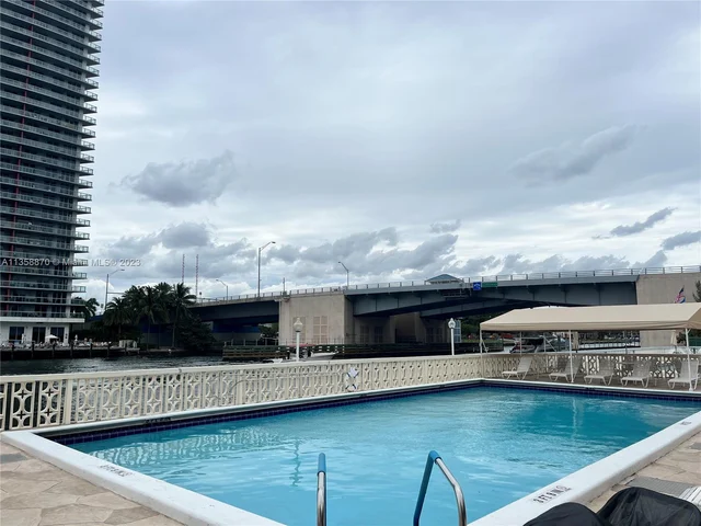 1825 S Ocean Dr # 510, Hallandale Beach FL 33009