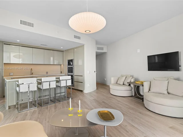 18975 Collins Ave # 1605, Sunny Isles Beach FL 33160