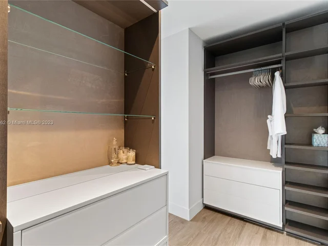 18975 Collins Ave # 1605, Sunny Isles Beach FL 33160