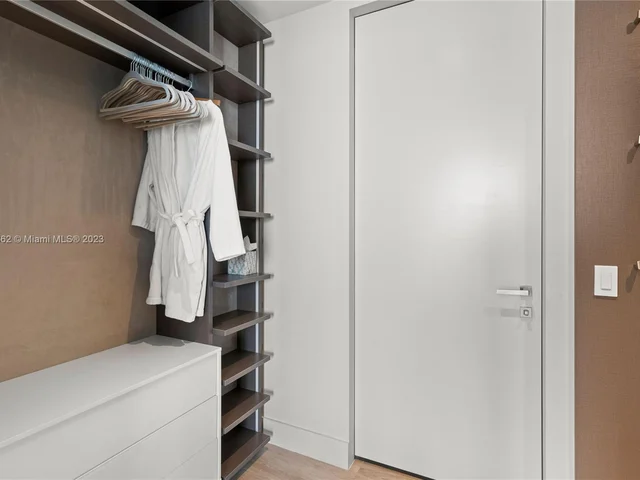 18975 Collins Ave # 1605, Sunny Isles Beach FL 33160