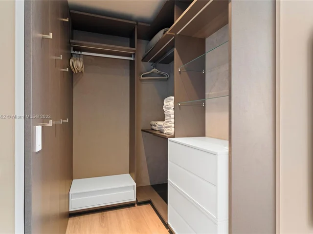 18975 Collins Ave # 1605, Sunny Isles Beach FL 33160