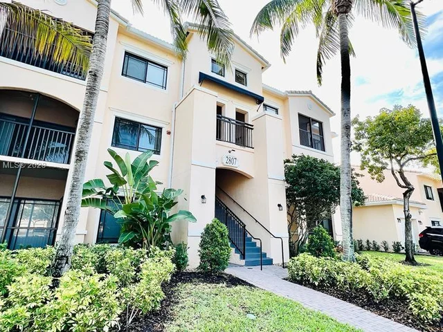 2807 Veronia Dr # 201, Palm Beach Gardens FL 33410