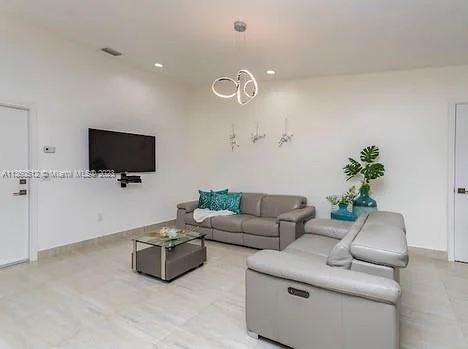 13360 SW 40th St, Miami FL 33175