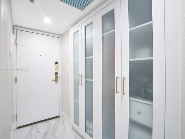 5225 Collins Ave # 1403, Miami Beach FL 33140