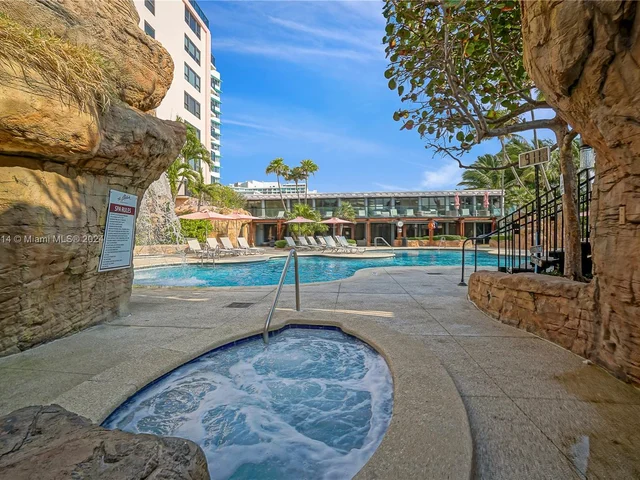 5225 Collins Ave # 1403, Miami Beach FL 33140