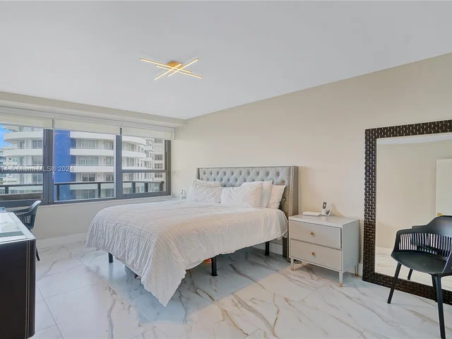 5225 Collins Ave # 1403, Miami Beach FL 33140
