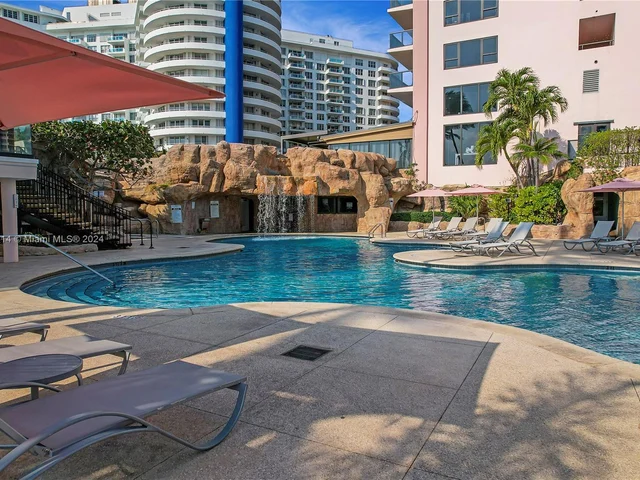 5225 Collins Ave # 1403, Miami Beach FL 33140