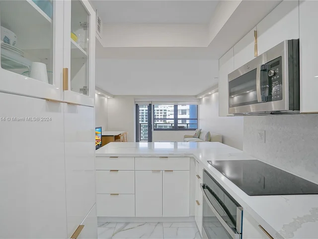 5225 Collins Ave # 1403, Miami Beach FL 33140