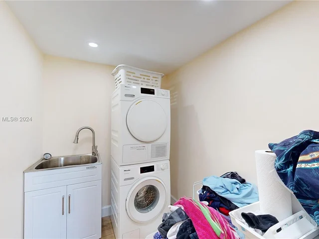 1223 Hillsboro Mile # 7, Hillsboro Beach FL 33062