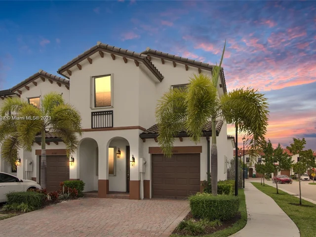 10381 NW 88th Ter, Doral FL 33178