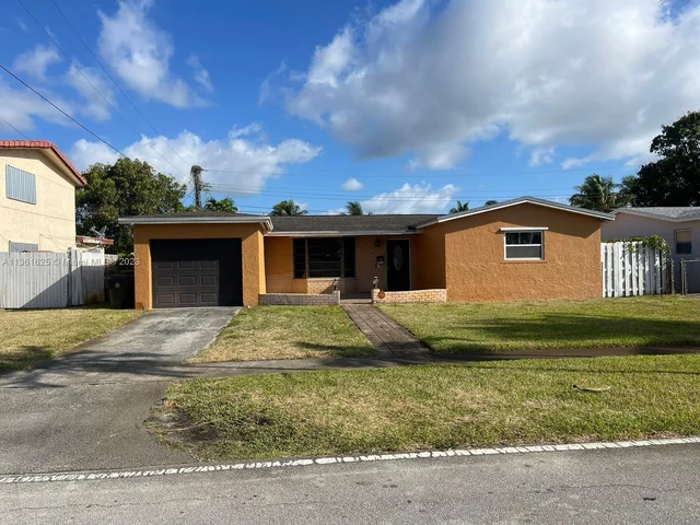 3611 NW 40th St, Lauderdale Lakes FL 33309