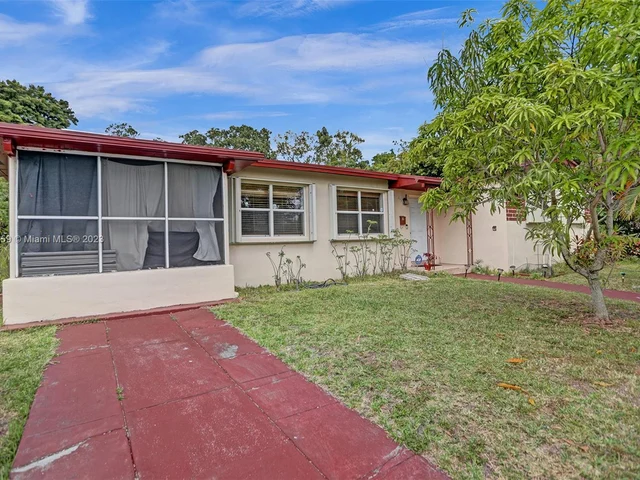 351 NW 195th Ter, Miami Gardens FL 33169