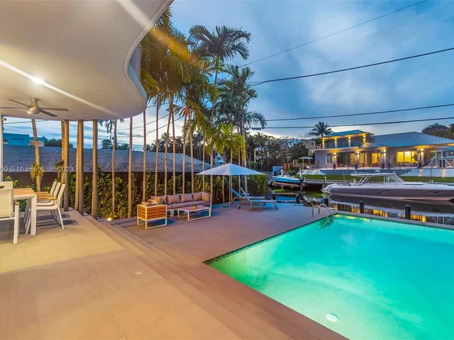 1785 Fairhaven Pl, Miami FL 33133