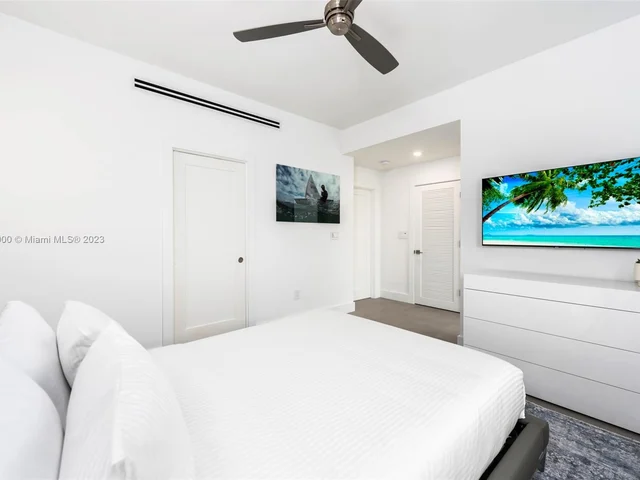 1785 Fairhaven Pl, Miami FL 33133