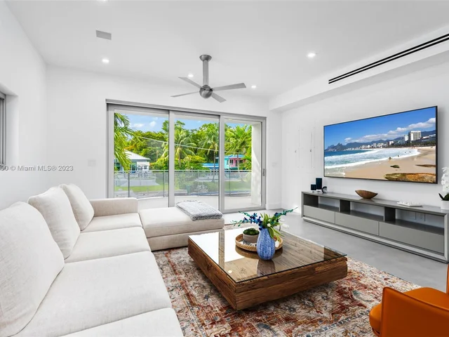 1785 Fairhaven Pl, Miami FL 33133