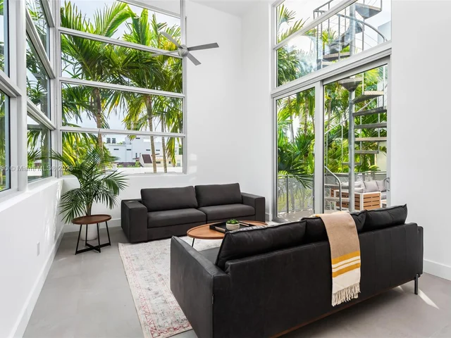 1785 Fairhaven Pl, Miami FL 33133